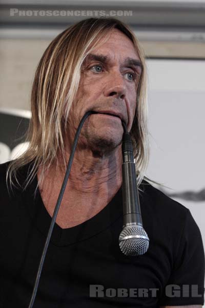 IGGY POP - 2009-05-25 - PARIS - FNAC St Lazare - 